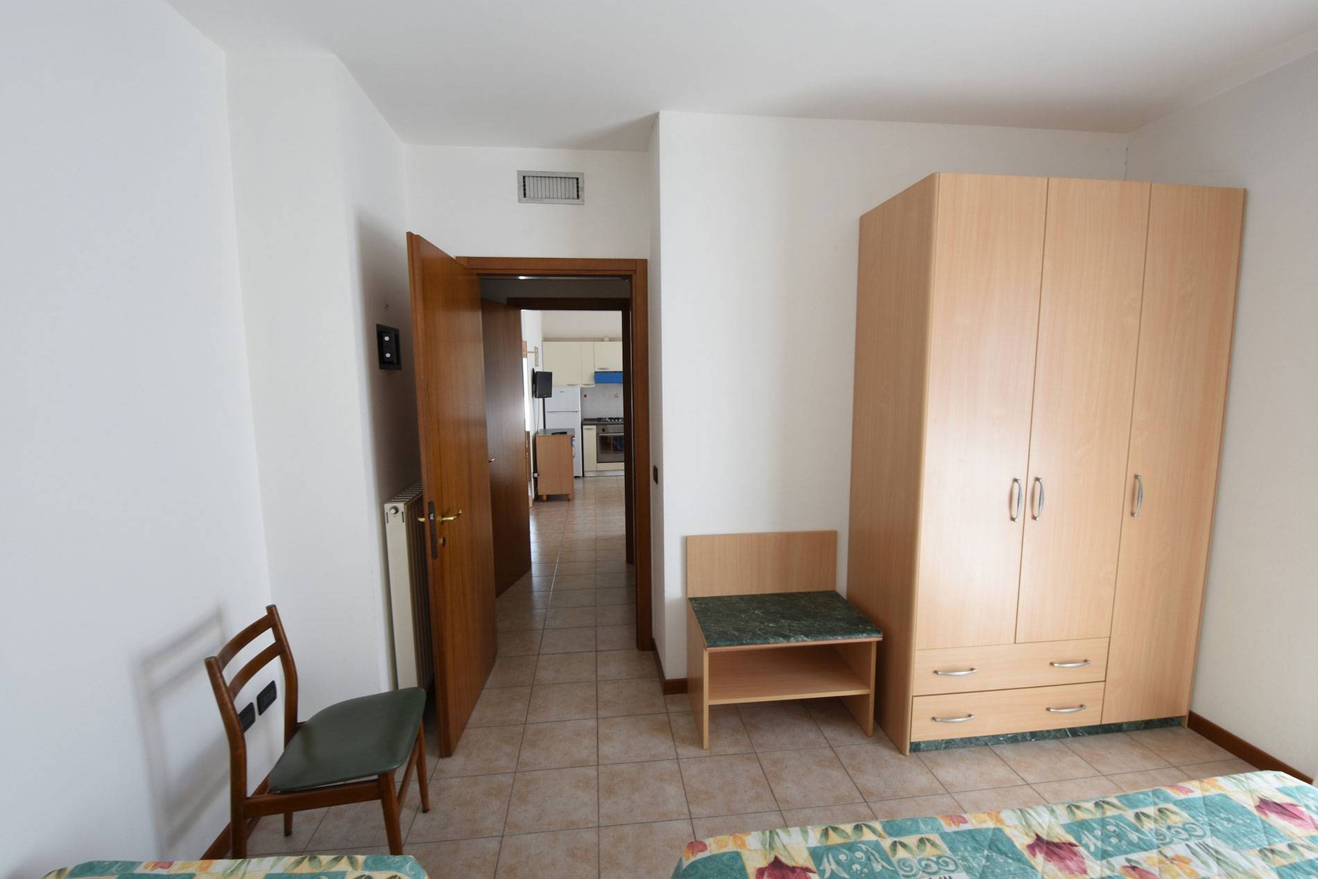 camera-da-letto-appartamento-jesolo-vacanza-534073926